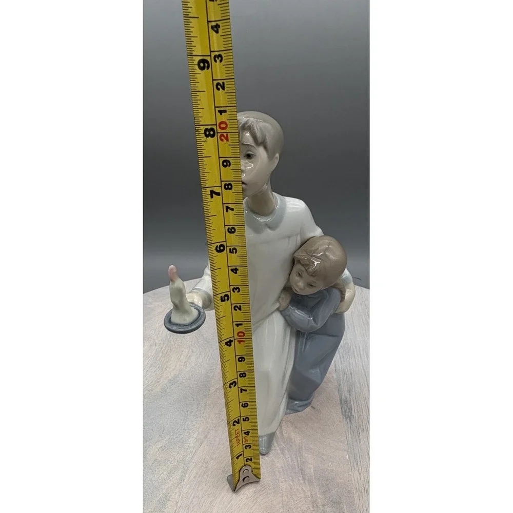 Vtg Lladro Figurine #4874 Boy in Night Shirt candle Porcelain Glossy Finish 8.5
